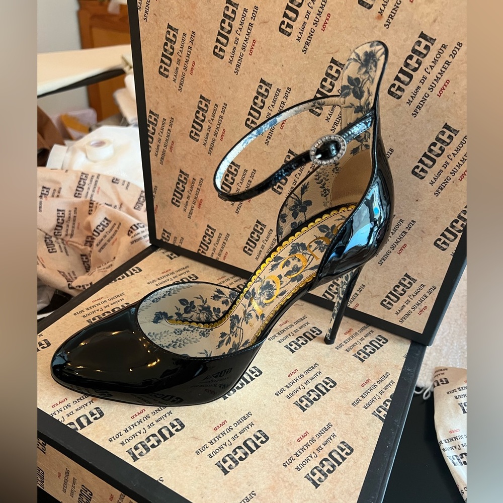 Gucci patent leather d’orsay pump